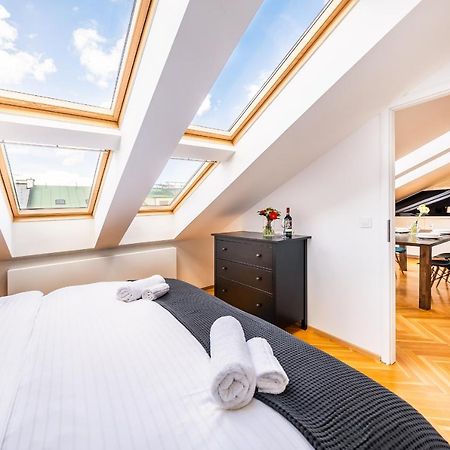 Luxurious Woodrow Wilson Apt In Prague Centre ภายนอก รูปภาพ