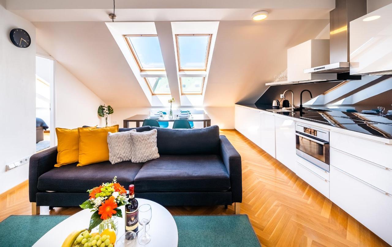 Luxurious Woodrow Wilson Apt In Prague Centre ภายนอก รูปภาพ