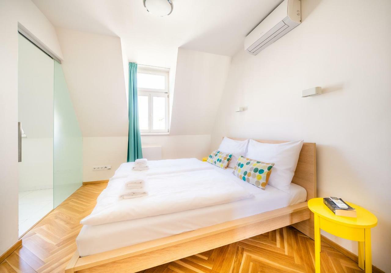 Luxurious Woodrow Wilson Apt In Prague Centre ภายนอก รูปภาพ